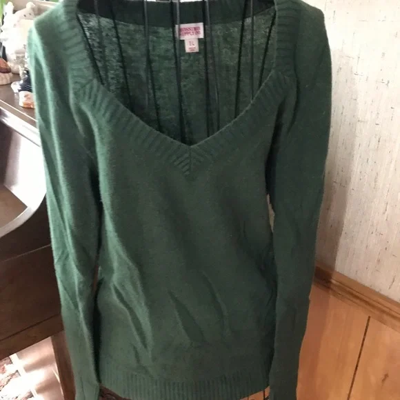 Mossimo Green Sweater - Picture 1 of 2